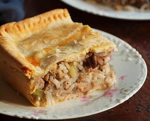 Пирог с грибами и рисом