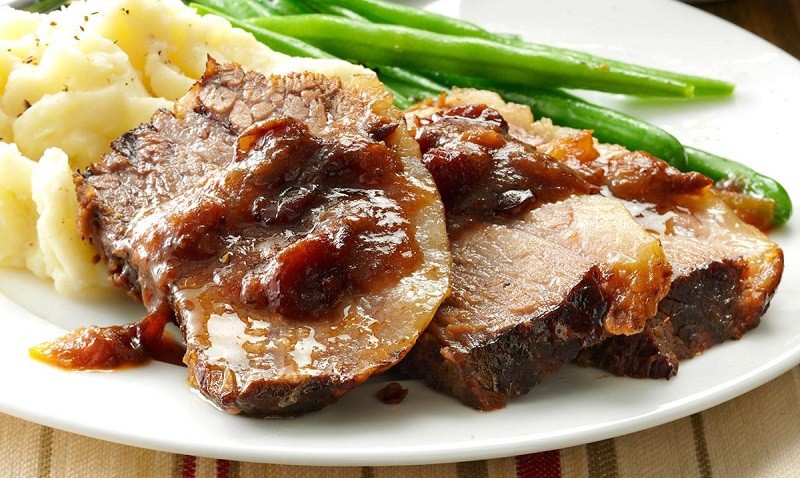 Свиная шея с клюквенным соусом