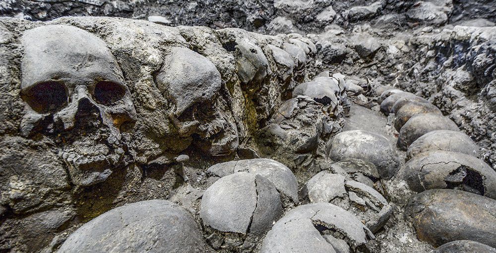 Черепа Цомпантли